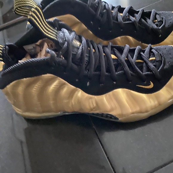 Nike Air Foamposite One 'Metallic Gold' - Picture 6 of 12